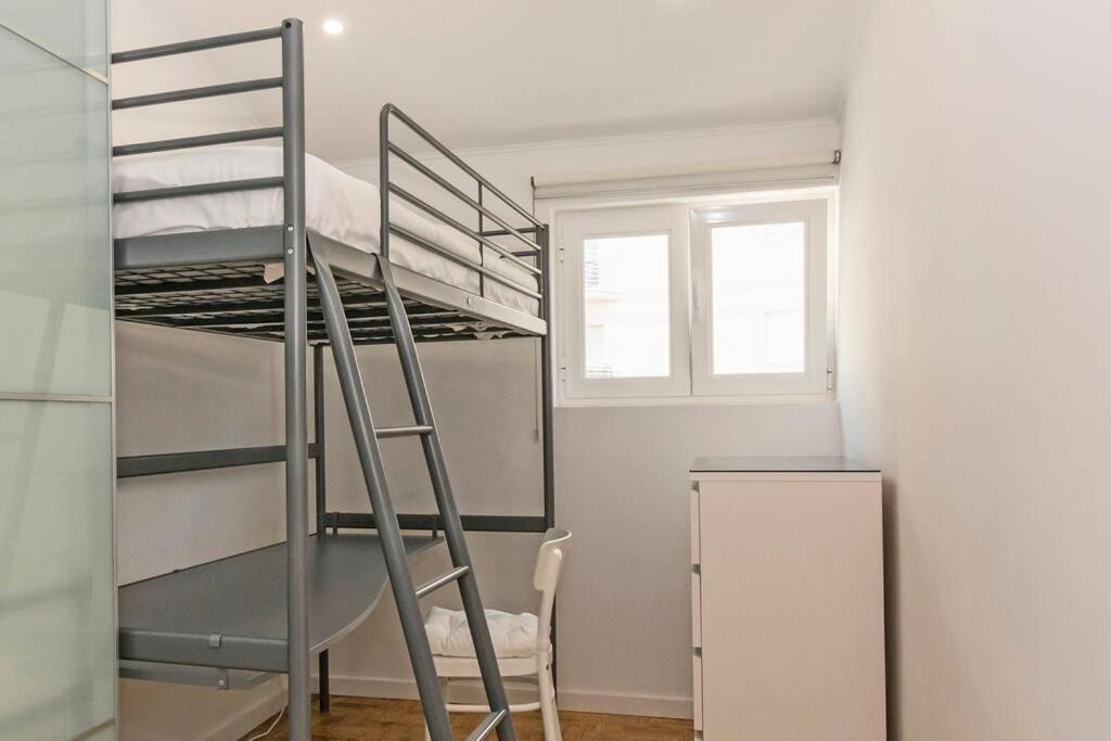Apartment Near The Beach With Big Terrace Setúbal Exterior foto